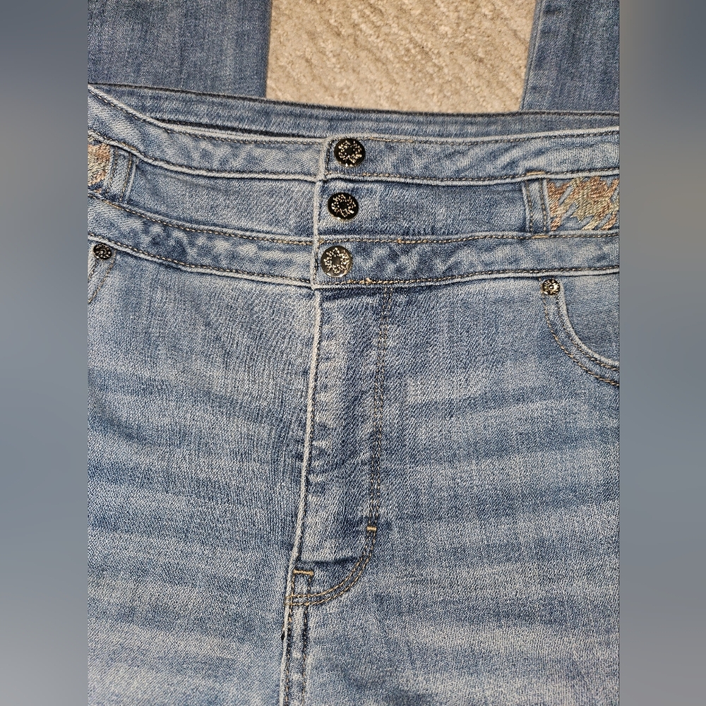 WHBM High Rise Jeans - Picture 2 of 7